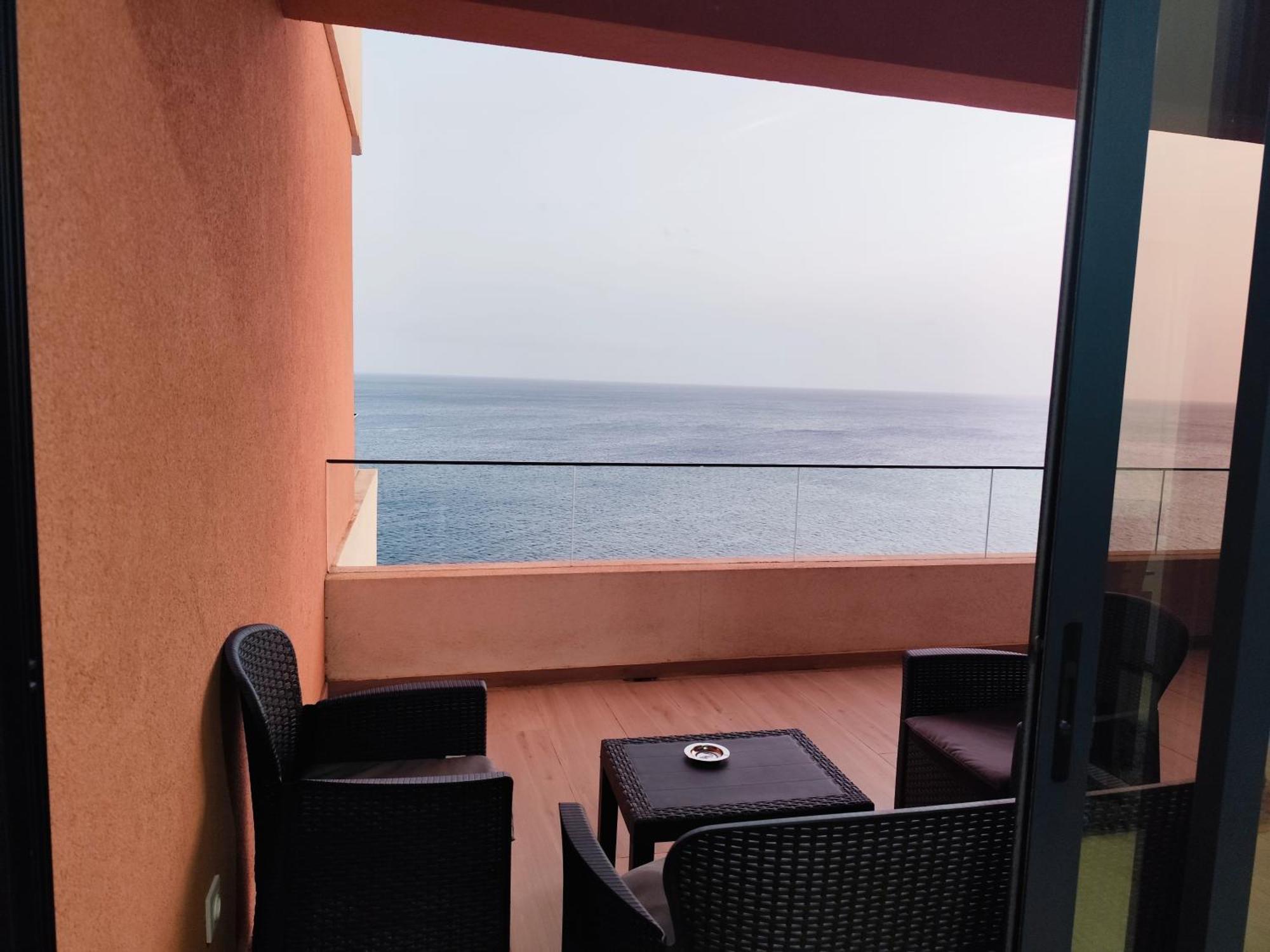 Ocean Mirror Apartment Прайя Экстерьер фото